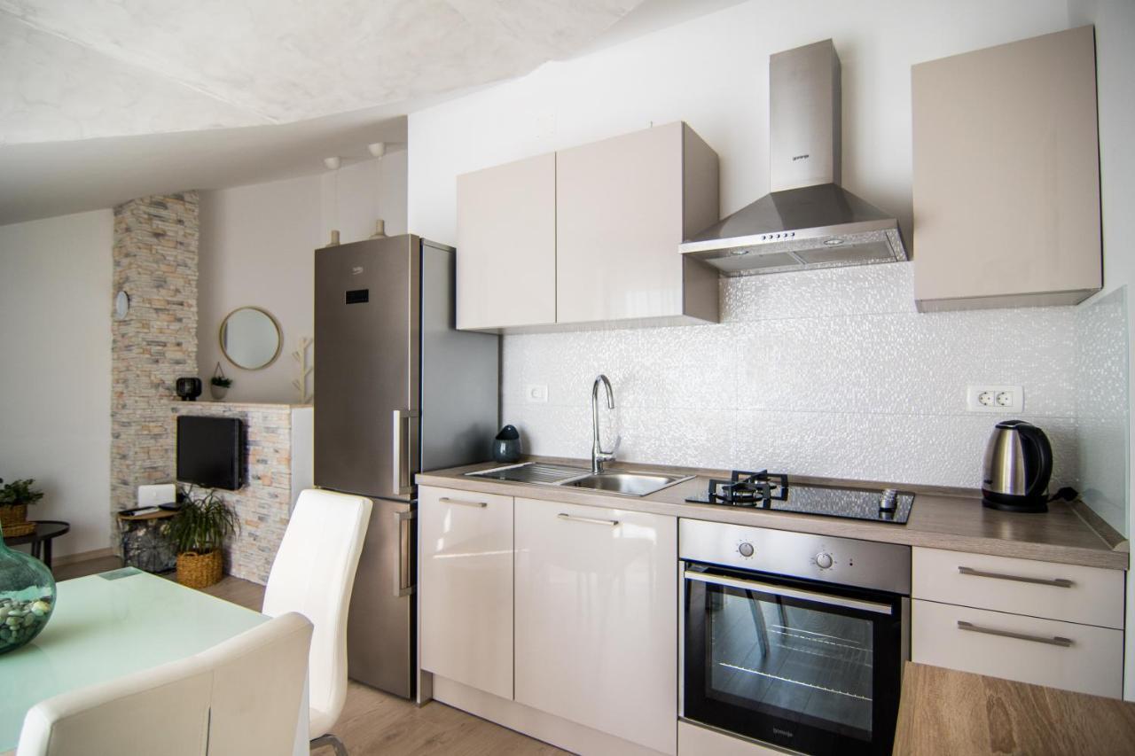 Apartments Up&Up Рогозниця Екстер'єр фото
