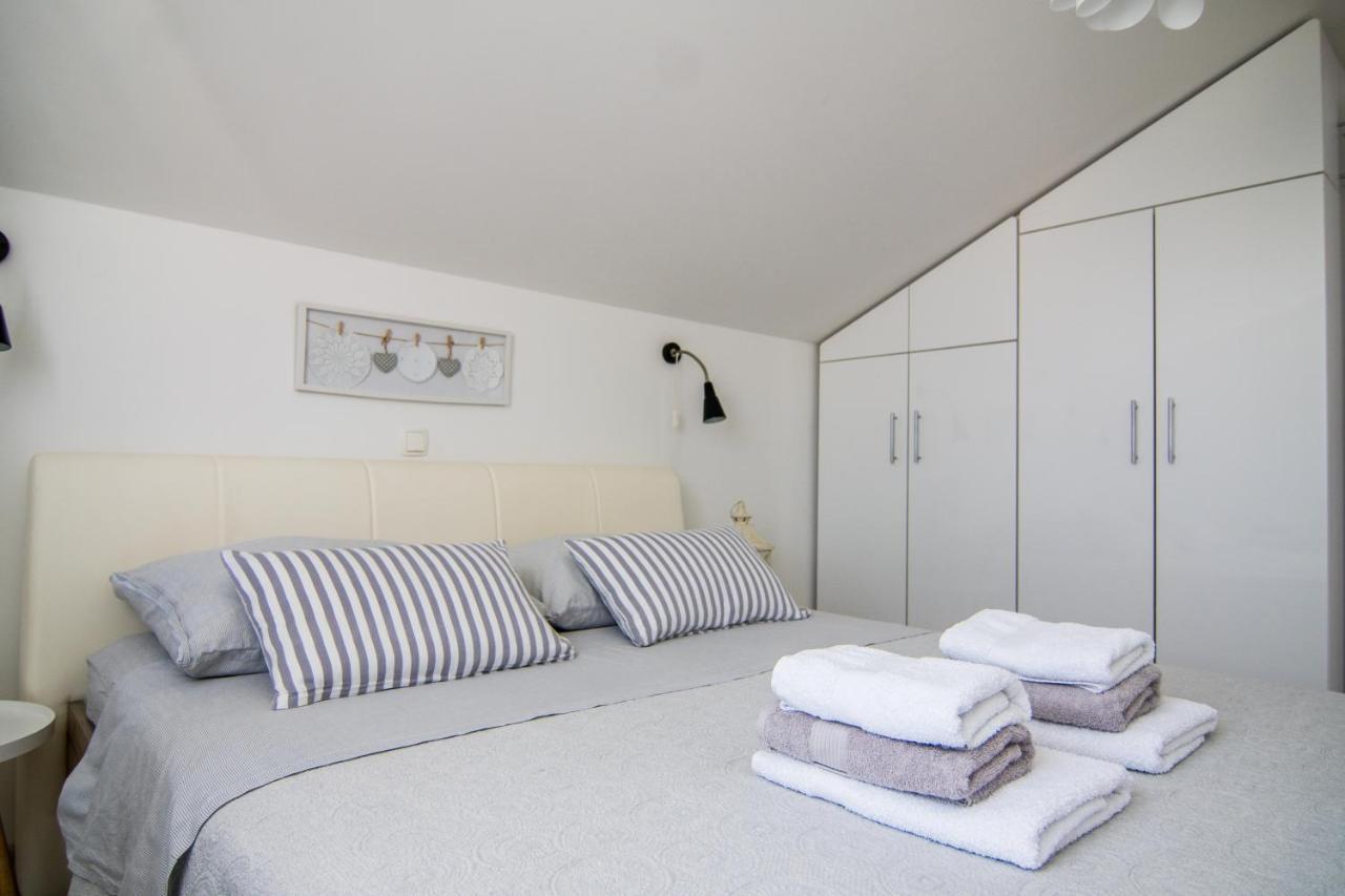 Apartments Up&Up Рогозниця Екстер'єр фото