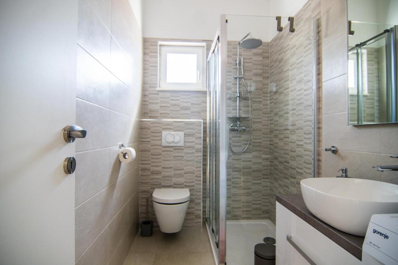 Apartments Up&Up Рогозниця Екстер'єр фото