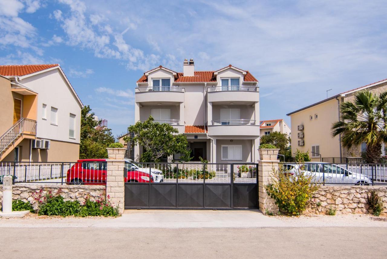 Apartments Up&Up Рогозниця Екстер'єр фото