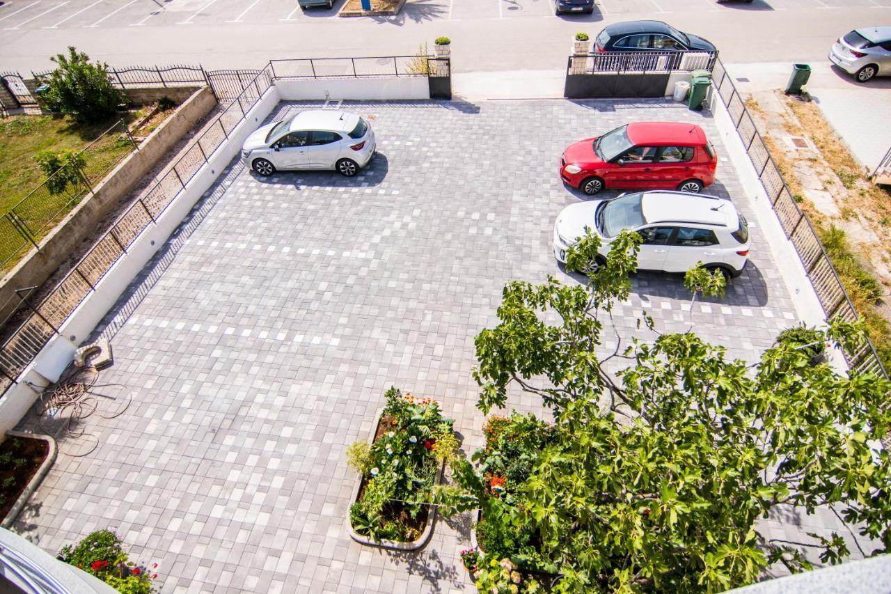 Apartments Up&Up Рогозниця Екстер'єр фото