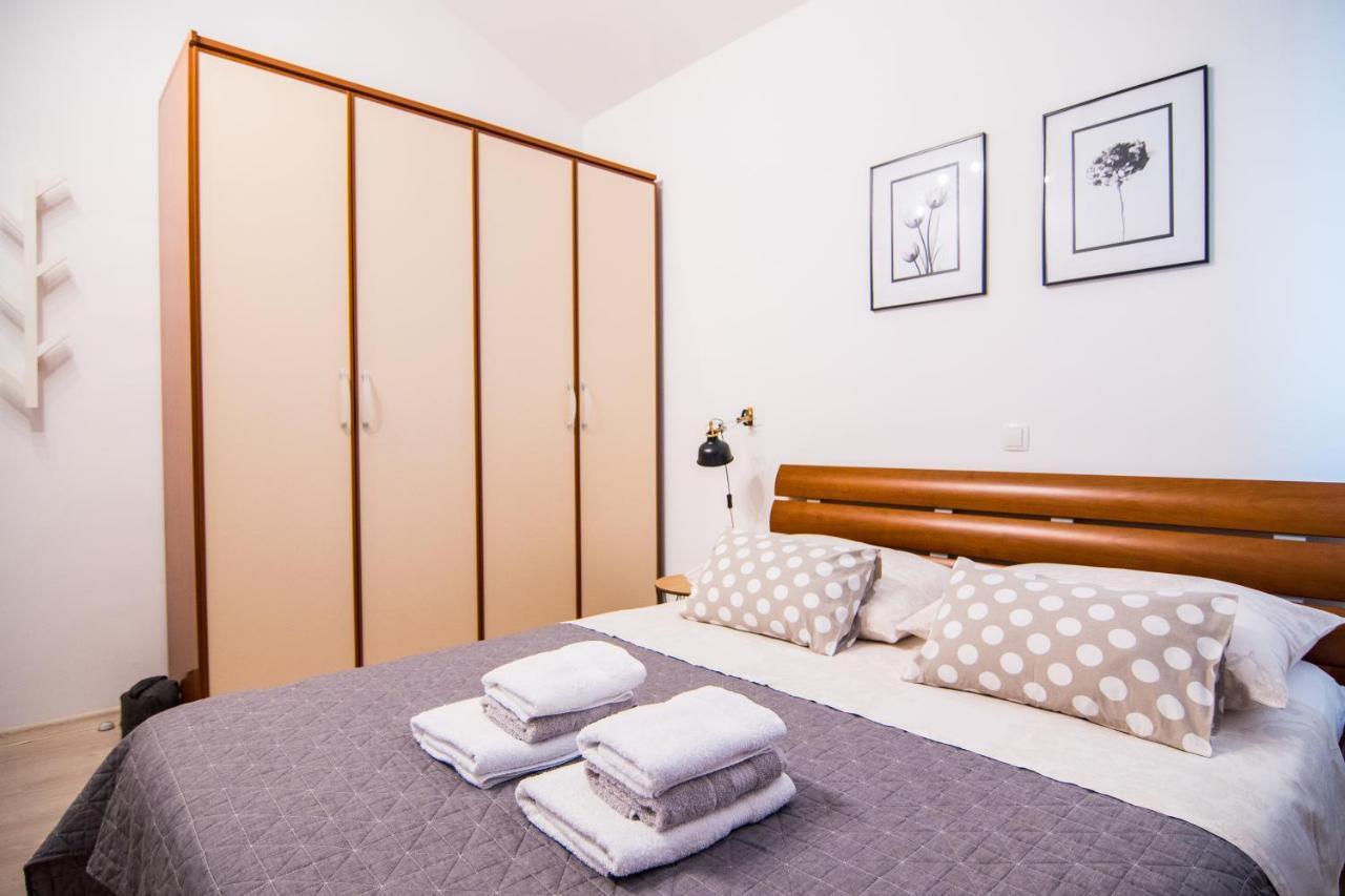 Apartments Up&Up Рогозниця Екстер'єр фото