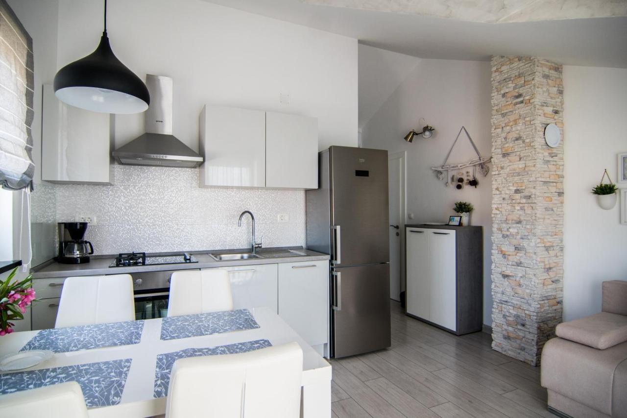 Apartments Up&Up Рогозниця Екстер'єр фото