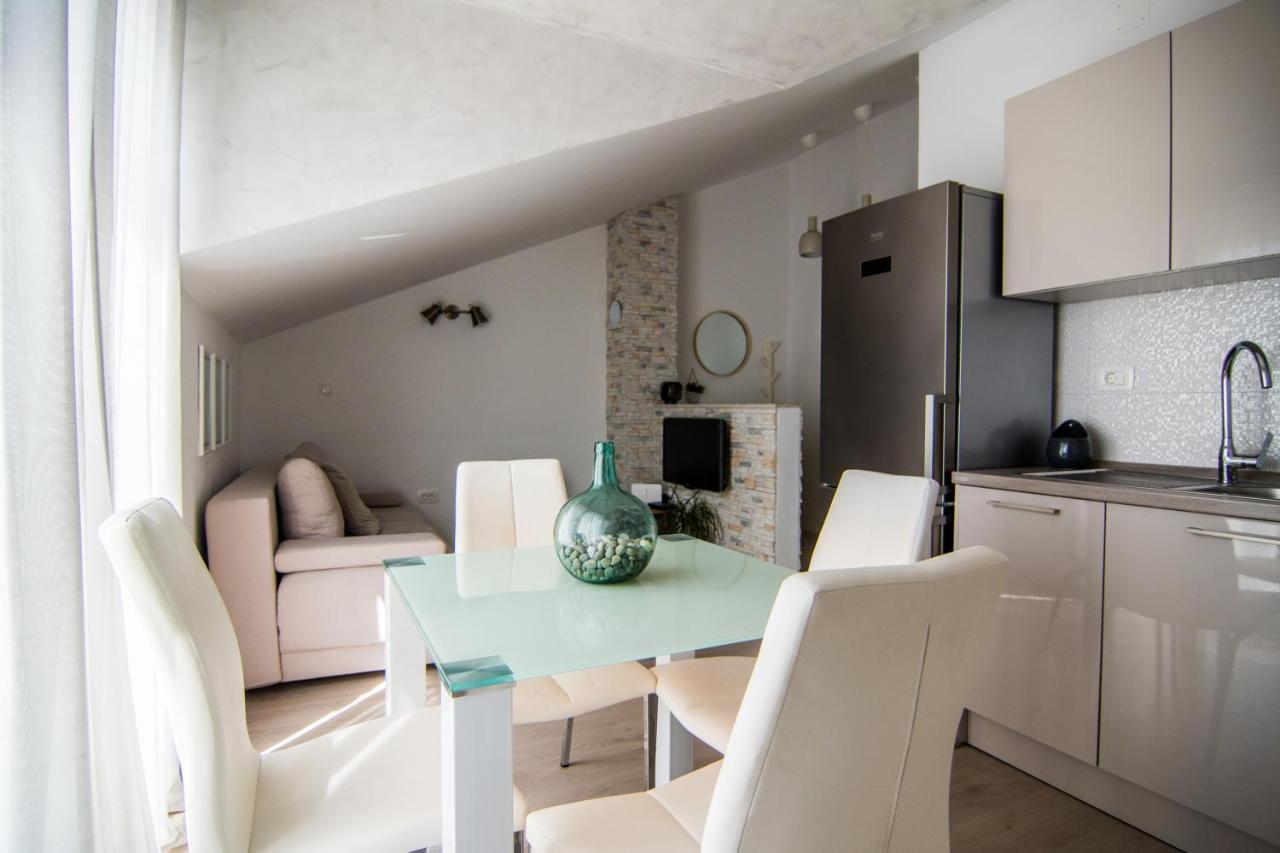 Apartments Up&Up Рогозниця Екстер'єр фото