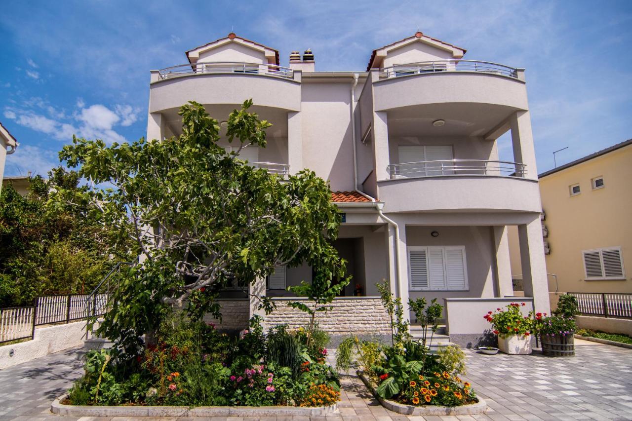 Apartments Up&Up Рогозниця Екстер'єр фото